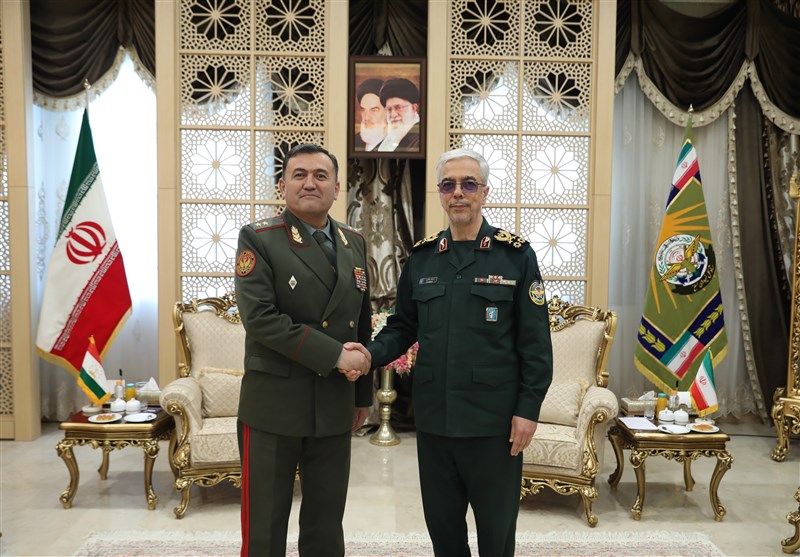 وزیر دفاع تاجیکستان با سرلشکر باقری دیدار کرد وزیر دفاع تاجیکستان با سرلشکر باقری دیدار کرد