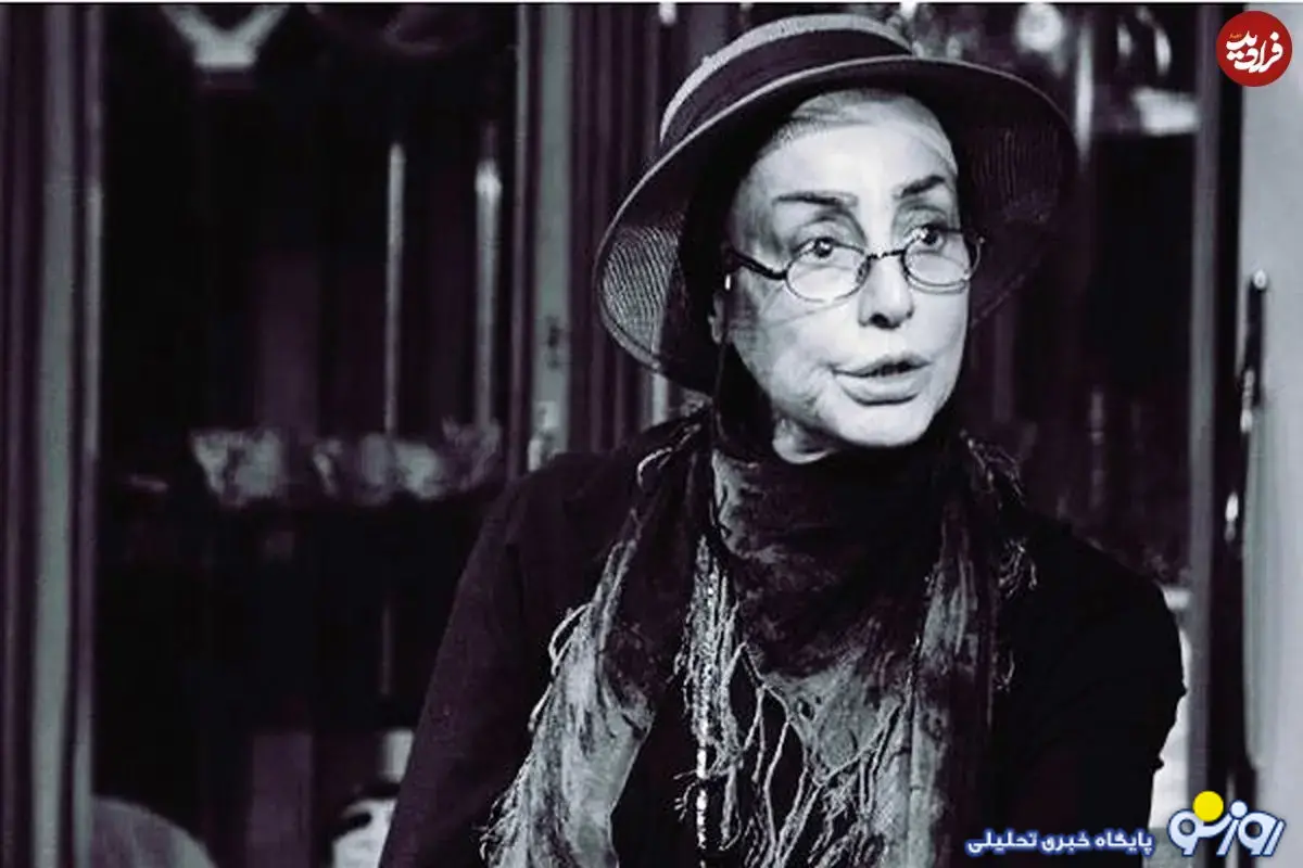 جمیله فردین را بر سر مزار برادرش محمدعلی فردین جمیله فردین را بر سر مزار برادرش محمدعلی فردین