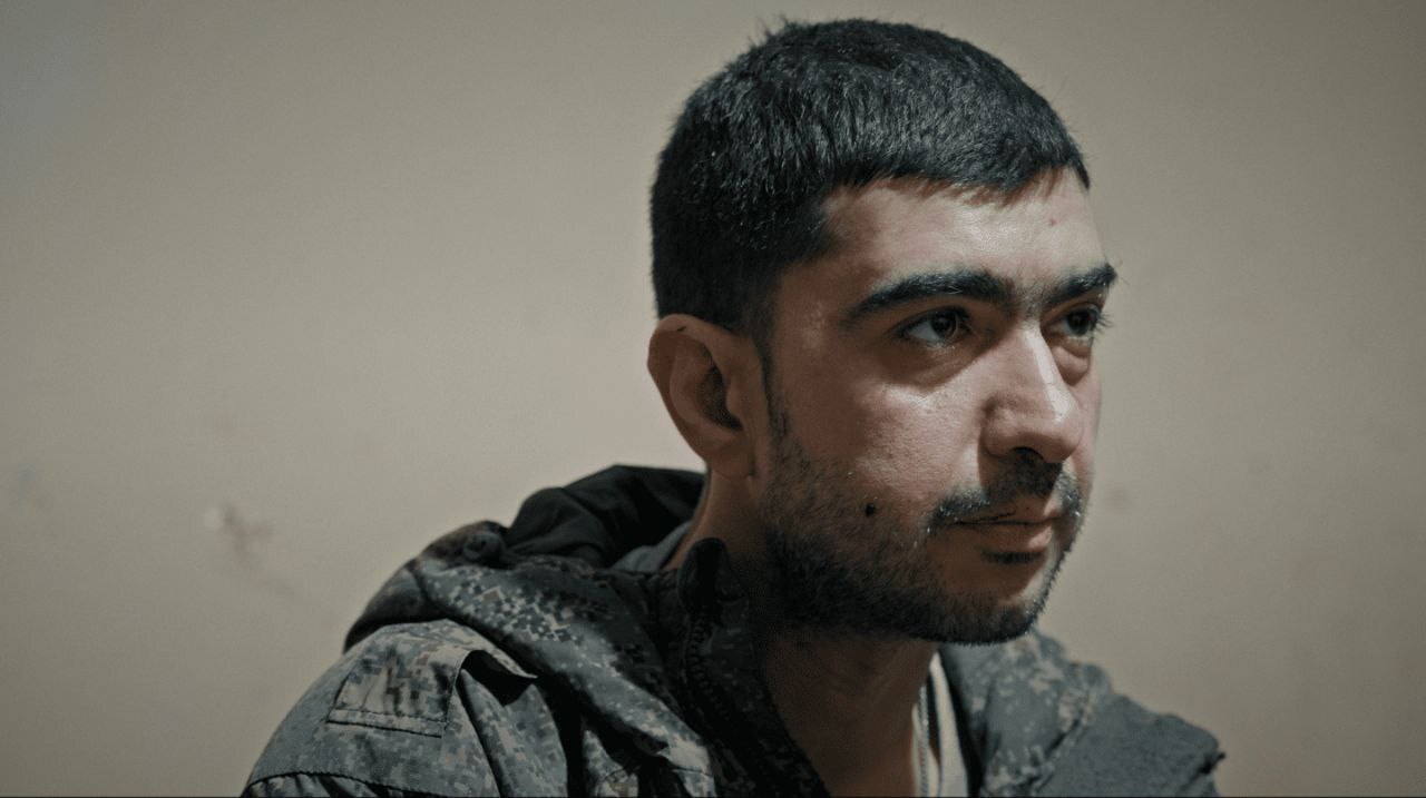 ماجرای عکاس اهوازی که سرباز روسها در جنگ شد / «در خیابان با یک پلیس روس درگیر شدم، بازداشتم کردند و گفتند یا باید ۵ سال زندان بروی یا یک سال به جنگ اوکراین» ماجرای عکاس اهوازی که سرباز روسها در جنگ شد / «در خیابان با یک پلیس روس درگیر شدم، بازداشتم کردند و گفتند یا باید ۵ سال زندان بروی یا یک سال به جنگ اوکراین»