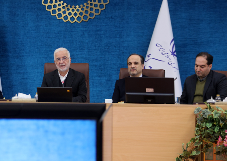 کارت ملی هوشنمد در کما؛ انتقادهای وزیر کشور از ثبت احوال «کارگر» می شود؟