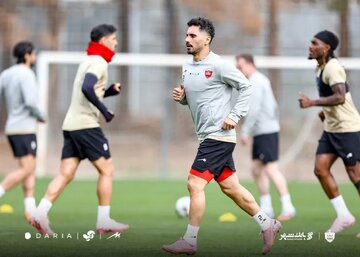 عکس| سورپرایز ویژه اوسمار برای جدال سیرجان عکس| سورپرایز ویژه اوسمار برای جدال سیرجان