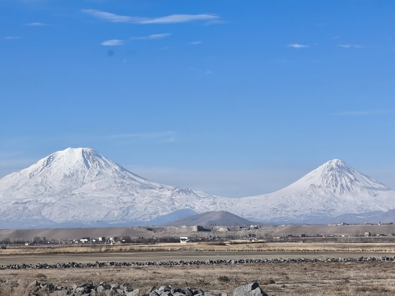 عکس بسیار زیبا از قله‌های دوقلوی آرارات