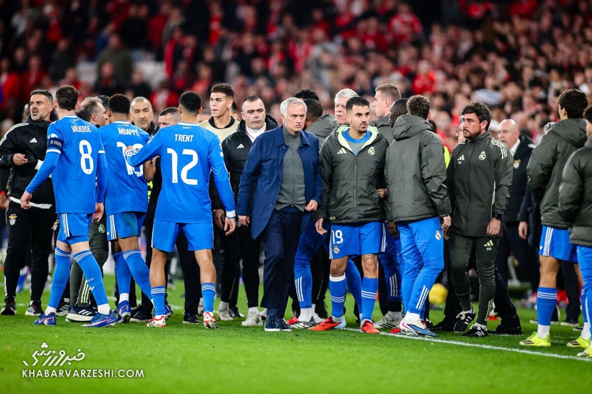 دفاع از وینسیوس علیه مورینیو؛ خودت روی زانو سُر خوردی! دفاع از وینسیوس علیه مورینیو؛ خودت روی زانو سُر خوردی!