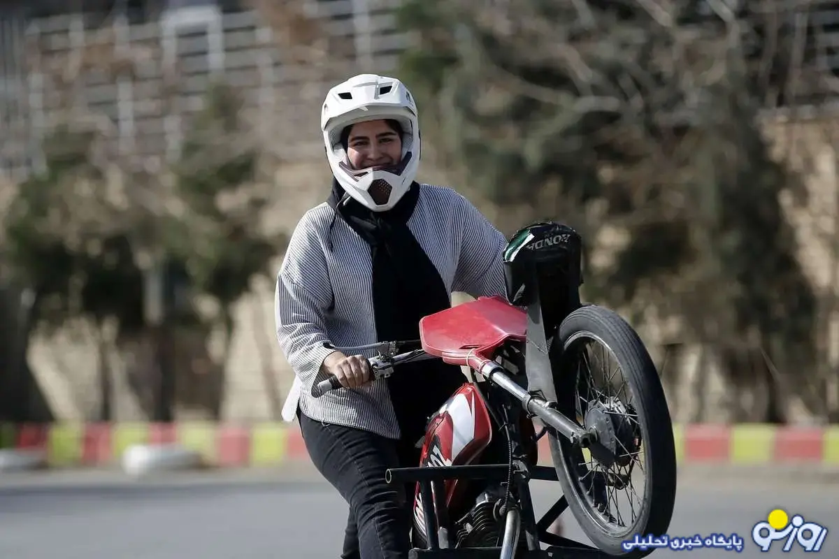 تصاویر؛ هنرنمایی دختران موتورسوار ایرانی تصاویر؛ هنرنمایی دختران موتورسوار ایرانی