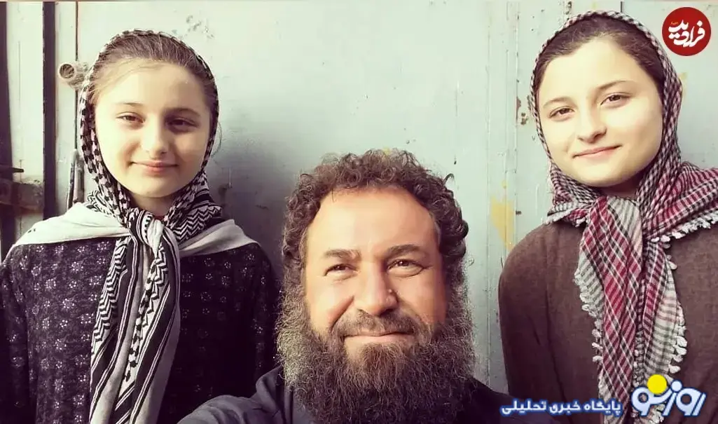 سارا و نیکا در کنار فرمانده داعشی سارا و نیکا در کنار فرمانده داعشی