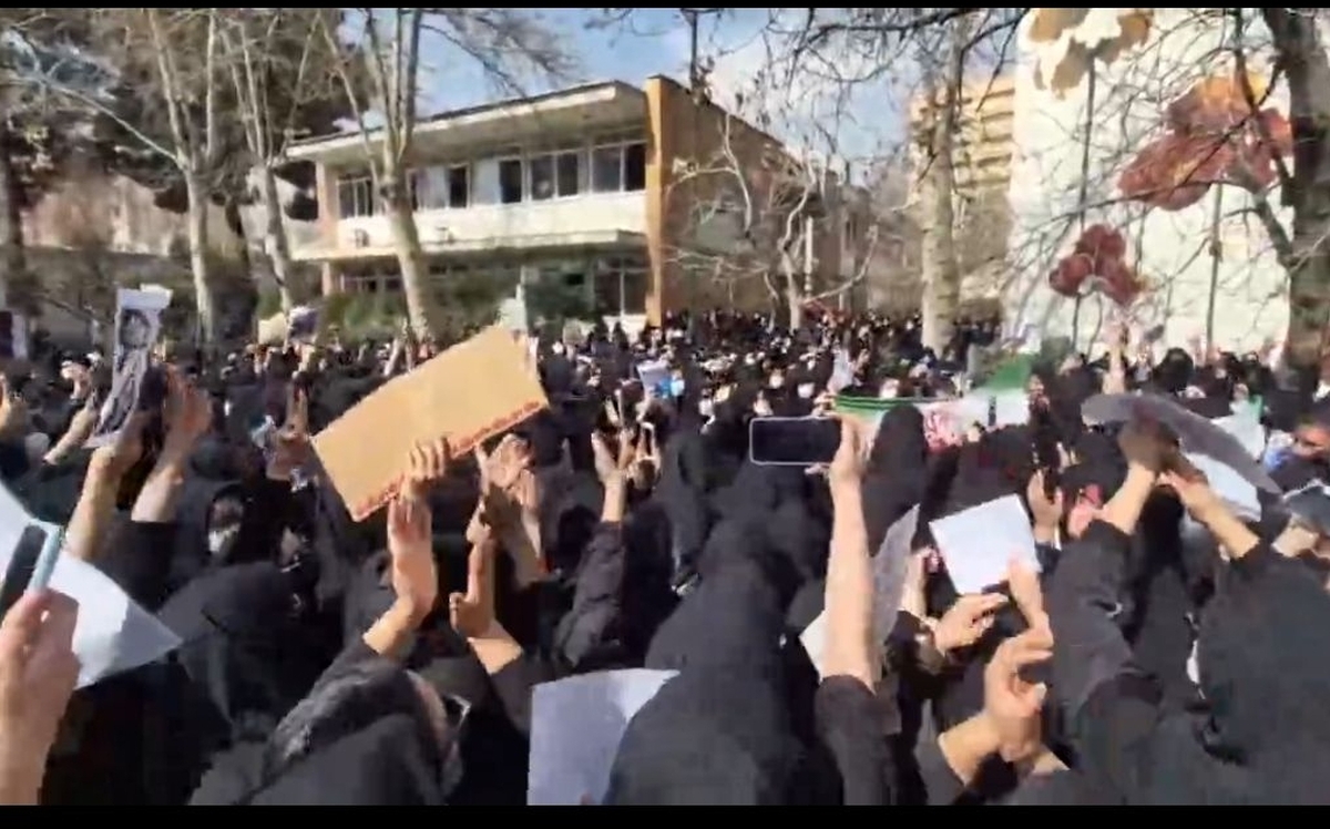 تجمعات دانشجویی در برخی از دانشگاههای کشور تجمعات دانشجویی در برخی از دانشگاههای کشور