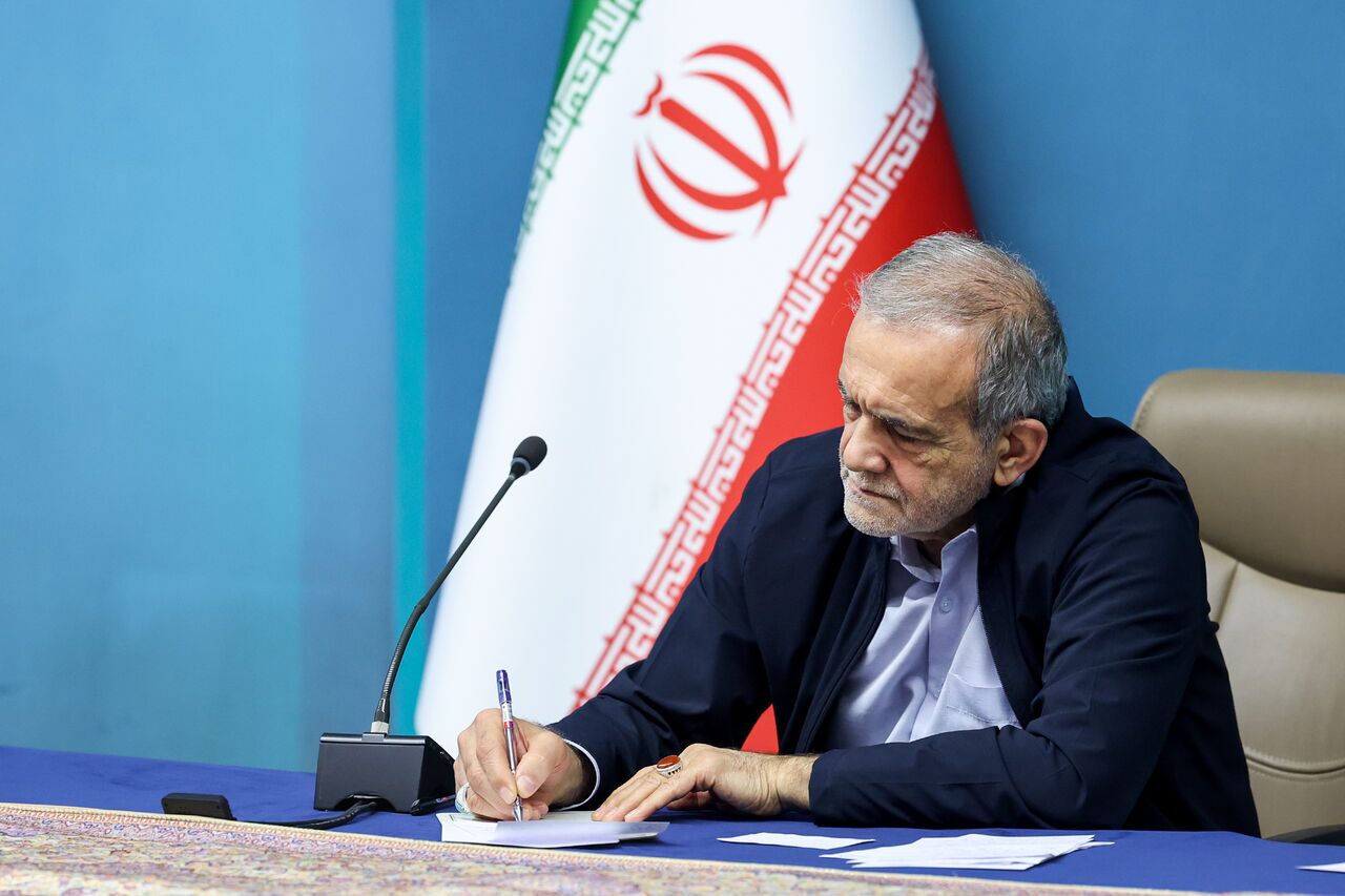 جواب نماینده کنگره به توییت تهدید آمیز وزیر دفاع آمریکا علیه ایران
