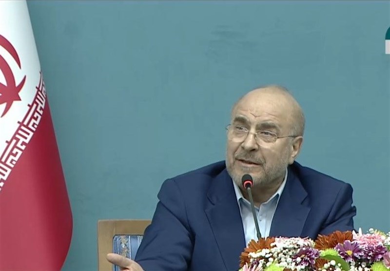 اعتراض دانشجویان دانشگاه فرهنگیان به قالیباف!