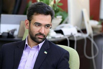 جنجالی که کری خوانی آذری جهرمی به پا کرد/ «ادب مرد به ز دولت اوست» جنجالی که کری خوانی آذری جهرمی به پا کرد/ «ادب مرد به ز دولت اوست»