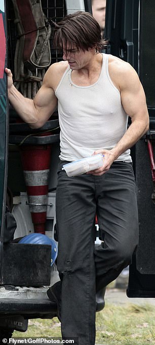 84851215-13416899-image-m-55_1715697033369