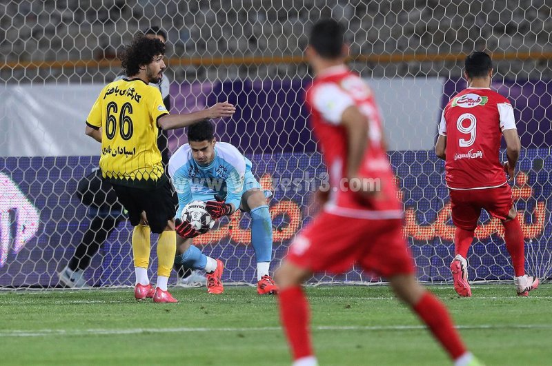 چهار گزینه برای حمله سپاهان به پرسپولیس!