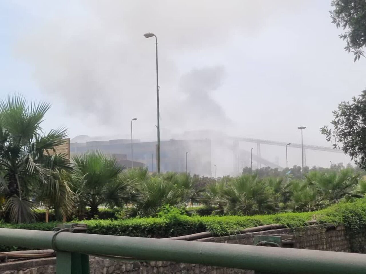 گمرک: به احتمال زیاد منشا انفجار بندر شهید رجایی بندرعباس، از دپوی کالاهای خطرناک و مواد شیمیایی موجود در محوطه بندر بوده گمرک: به احتمال زیاد منشا انفجار بندر شهید رجایی بندرعباس، از دپوی کالاهای خطرناک و مواد شیمیایی موجود در محوطه بندر بوده