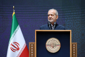 پزشکیان: من حق ندارم تصمیمی بگیرم که به مردم صدمه وارد شود/ آمریکا، اروپا و خارج‌نشینان دل‌شان برای ما نمی‌سوزد