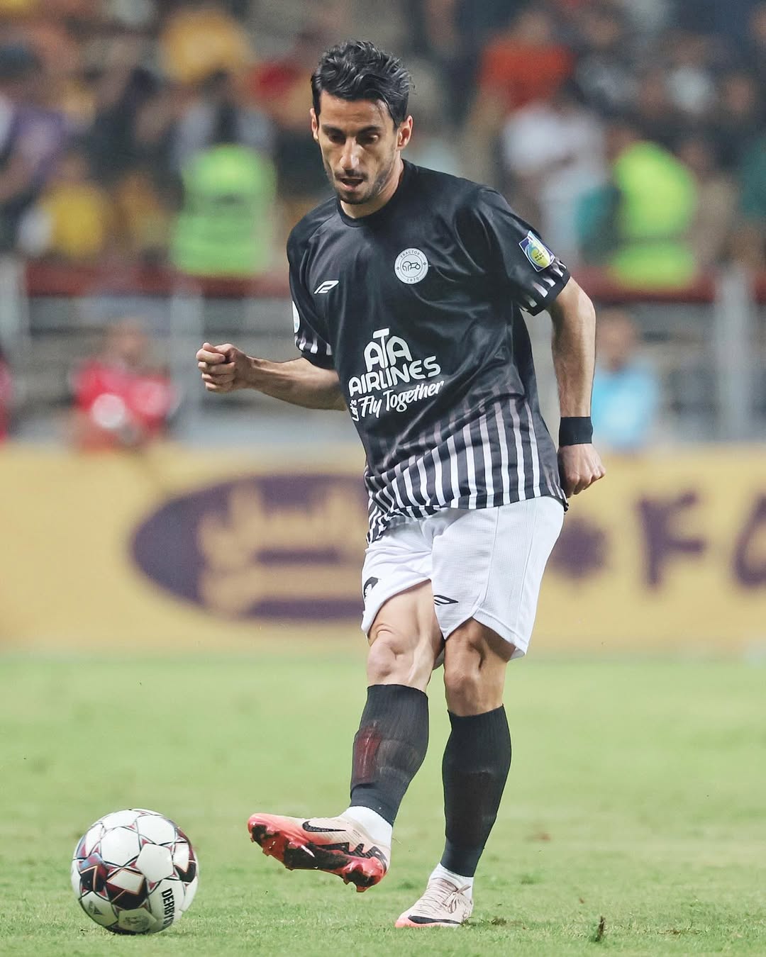 مهدی شیری مدافع راست تراکتور