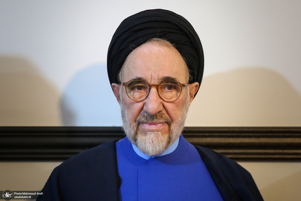 سید محمد خاتمی: اصلاحات به این معنی فراتر از یک حزب و یک جبهه است/ نباید در امر مهم تربیت نسلهای بعدی و میدان دادن به آنها کوتاهی و غفلت شود/ مصالح ملی و خیر عمومی باید محور و مدار اندیشیدن و عمل کردن نظام حکمرانی باشد