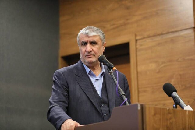 واکنش رئیس سازمان انرژی اتمی به اظهارات گروسی: کسی در ایران نگفته است که اگر اسرائیل حمله کند بمب اتم می‌سازیم / مدیرکل آژانس نباید این حرف را بزند که تاسیسات هسته‌ای ایران را دیدم و نیروی سنگینی برای از بین بردن آن نیاز است؛ او نشان داد که او هم جزو کسانی است که علیه ملت ایران عملیات روانی انجام می‌دهند