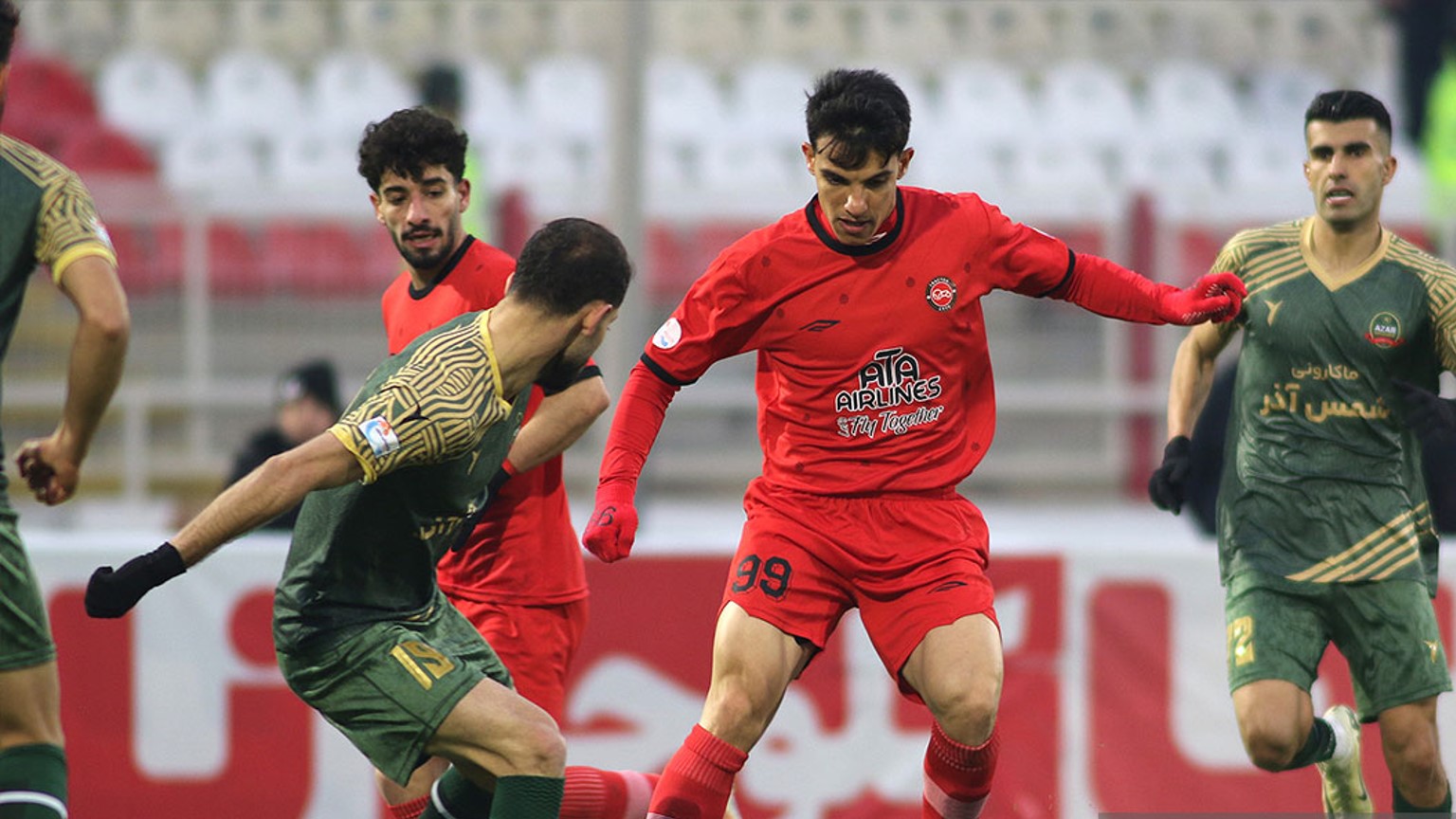 امیرحسین حسین زاده و مهدی هاشم نژاد وینگرهای تراکتور و تیم ملی ایران -= لیگ برتر ایران