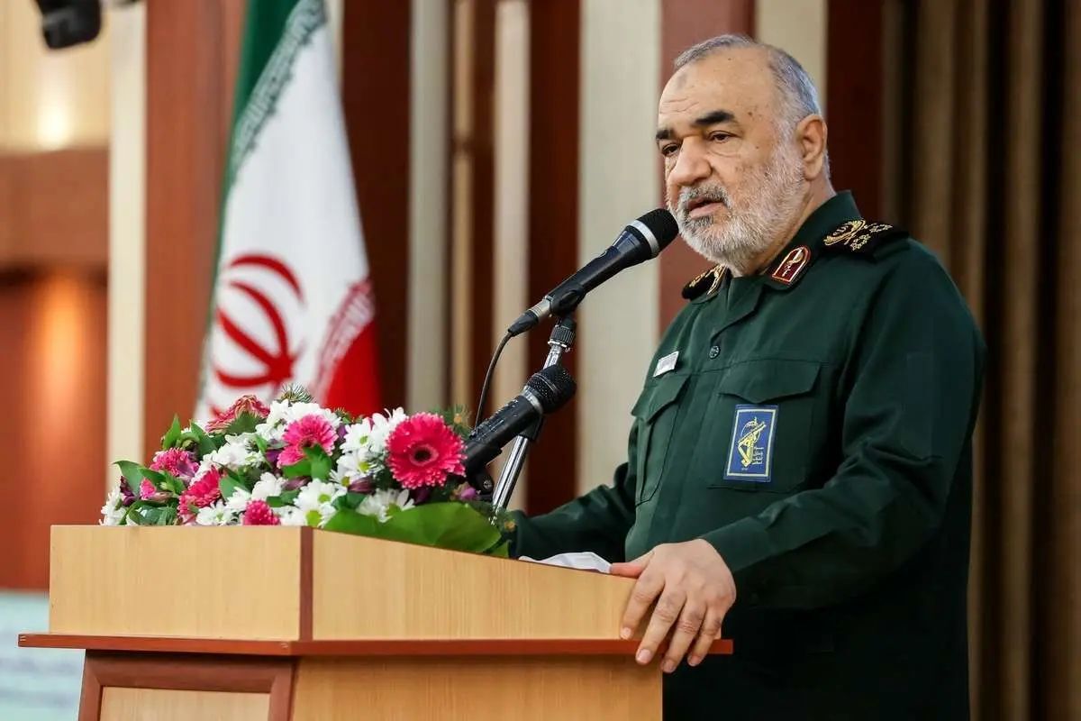 سرلشکر سلامی، فرمانده کل سپاه: اگر دشمنان دست از پا خطا کنند، دروازه‌های آتشی که هرگز خاموش نمی‌شود را به روی آن‌ها خواهیم گشود/ دست‌های ما در کمین‌گاه روی ماشه است؛ منتظریم تا اگر غلطی کردند، بی‌درنگ پاسخ دهیم/ برای هر سناریویی آماده‌ایم