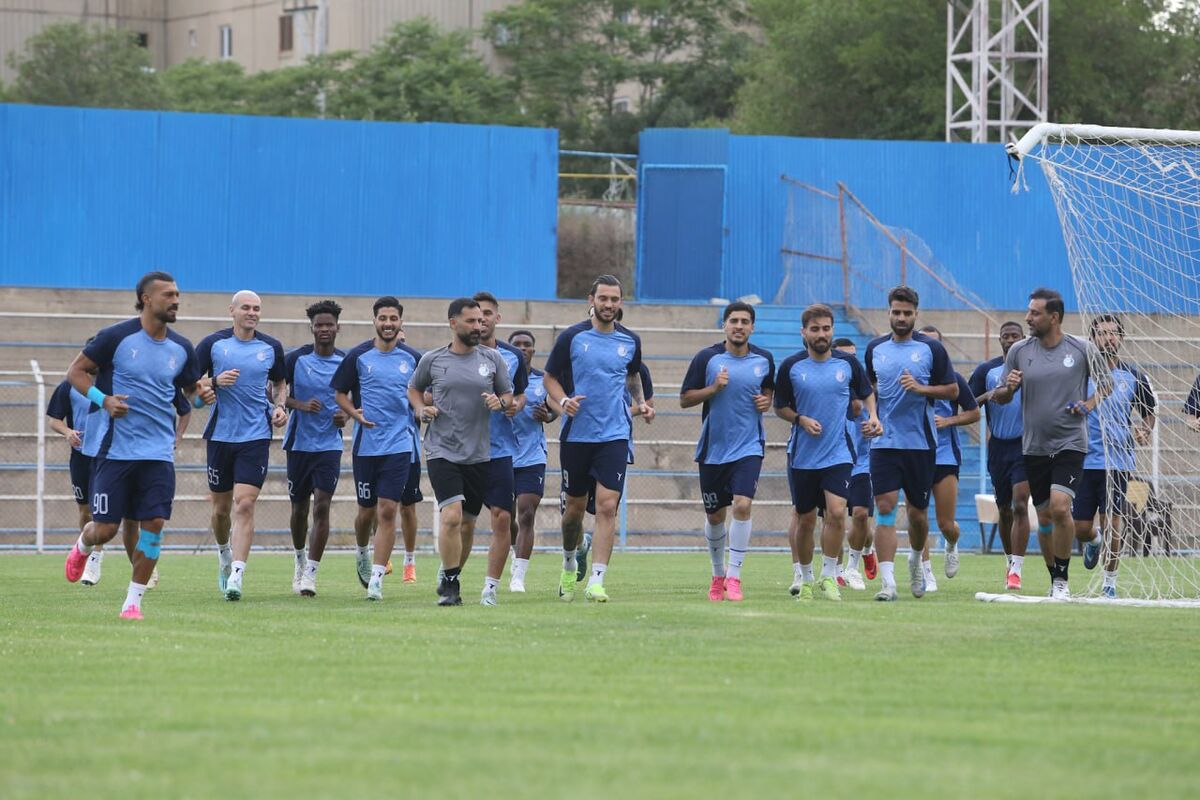 کاش ساپینتو قبل از فینال حذفی قرارداد میبست/ پس بازیکنان سیدورف کجا ماندند؟! کاش ساپینتو قبل از فینال حذفی قرارداد میبست/ پس بازیکنان سیدورف کجا ماندند؟!