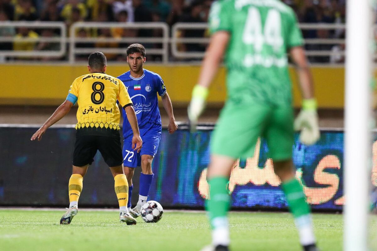 بازیکن جدید بیاید، مدافع استقلال میرود! بازیکن جدید بیاید، مدافع استقلال میرود!