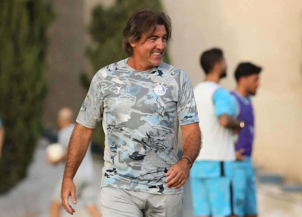 حمله عضو هیات مدیره استقلال به جواد نکونام و یحیی گل محمدی حمله عضو هیات مدیره استقلال به جواد نکونام و یحیی گل محمدی