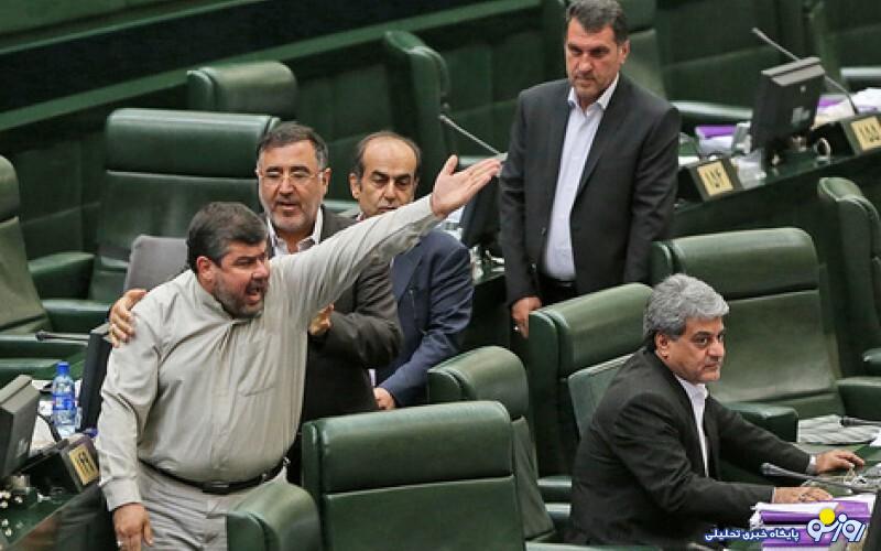 دولت و ملت یک طرف و تندرو‌ها طرف دیگر!