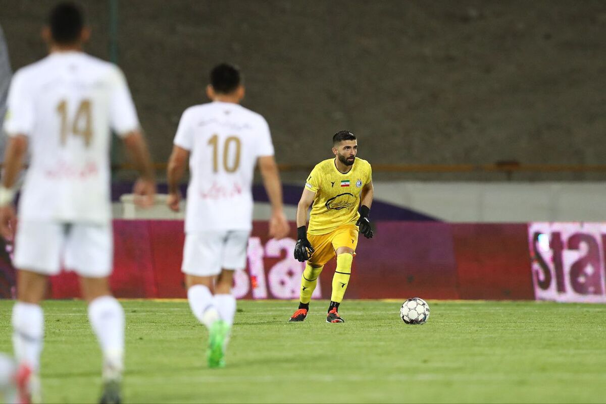 سنگربان استقلال منتظر تعیین و تکلیف فسخ قرارداد! سنگربان استقلال منتظر تعیین و تکلیف فسخ قرارداد!