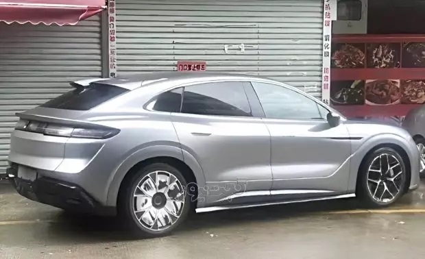 BYD-Yangwang-U7-GT-4-620x378