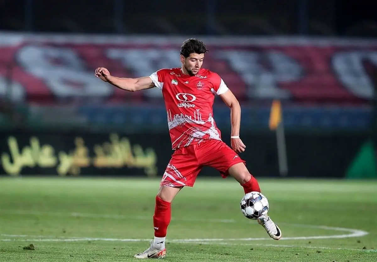 ماشین سعید مهری جلوی باشگاه پرسپولیس پنچر شد