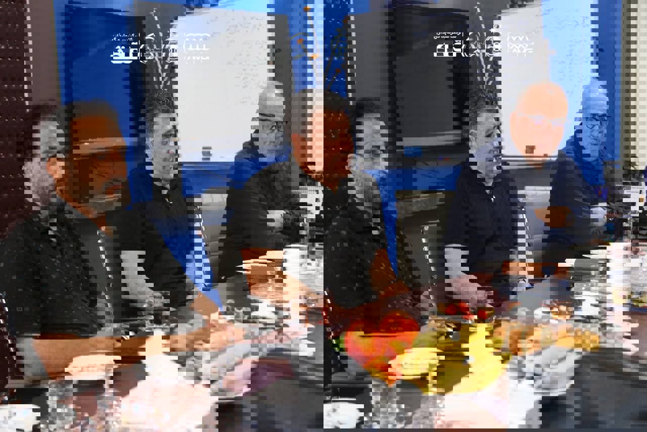 2218332