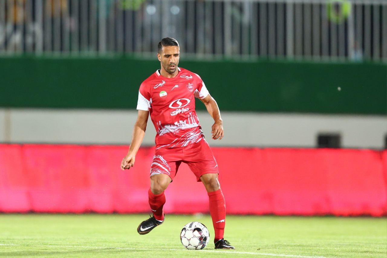 خداحافظی مسعود ریگی با هواداران پرسپولیس / عکس