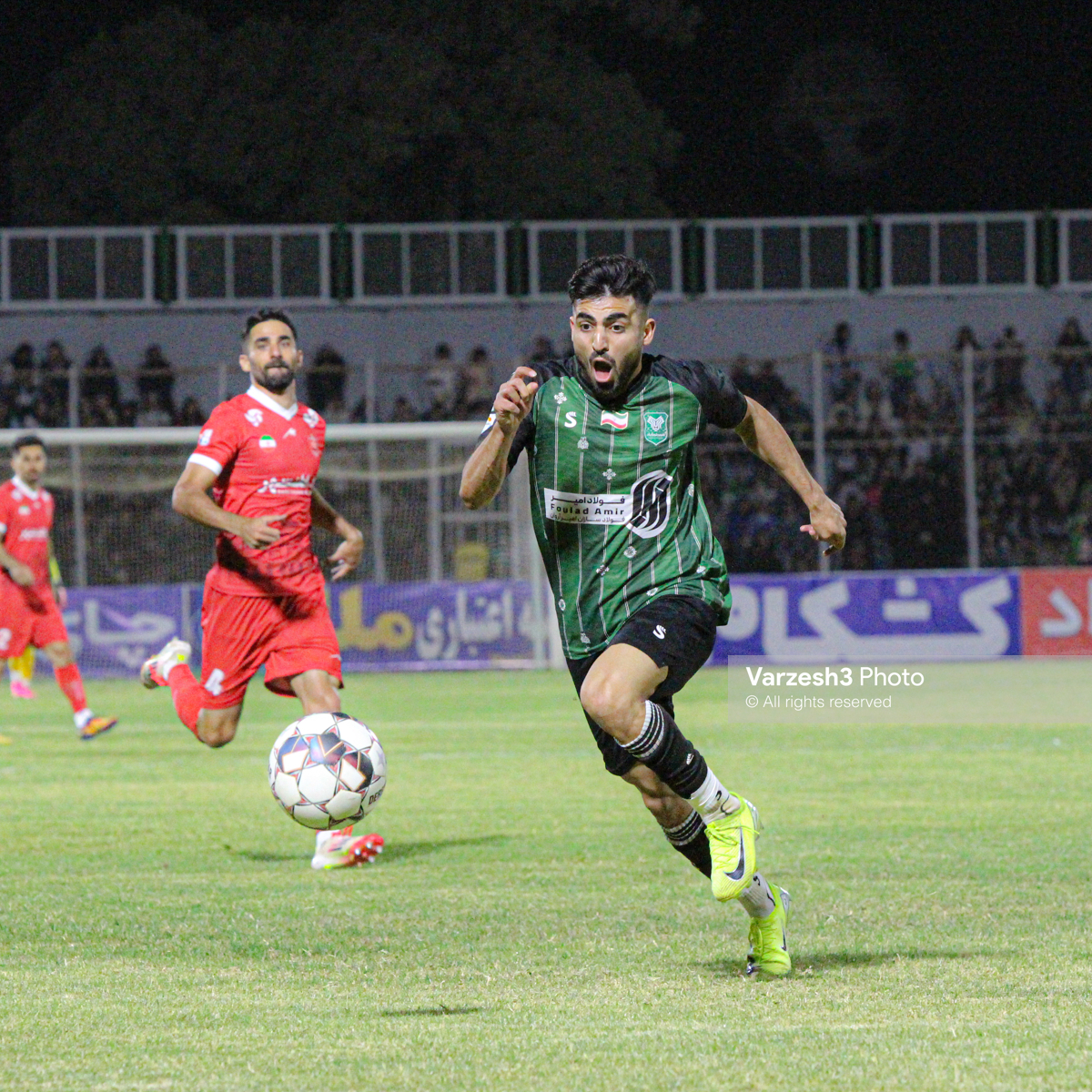 واکنش بازیکن مضروب خیبر به خطای مدافع پرسپولیس واکنش بازیکن مضروب خیبر به خطای مدافع پرسپولیس