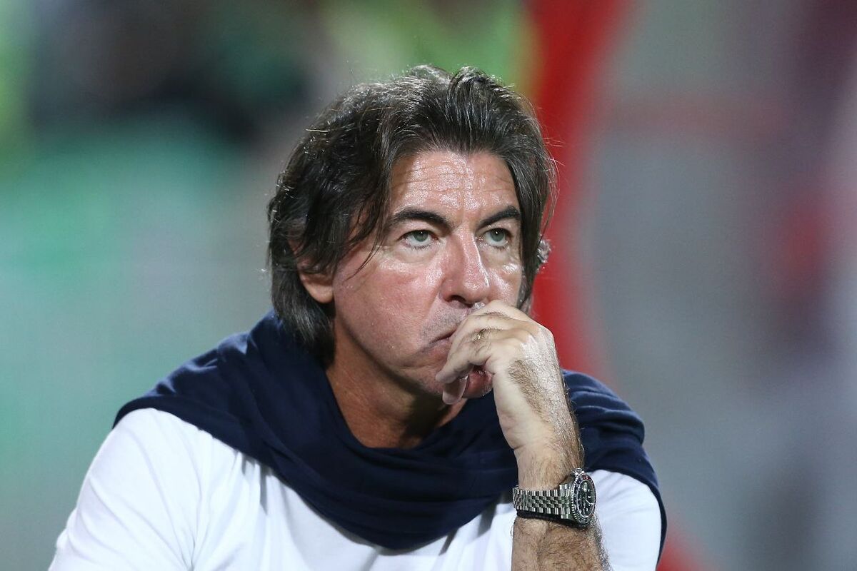 ساپینتو عصبانی شد؛ سازمان لیگ به درخواست استقلال «نه» گفت! ساپینتو عصبانی شد؛ سازمان لیگ به درخواست استقلال «نه» گفت!