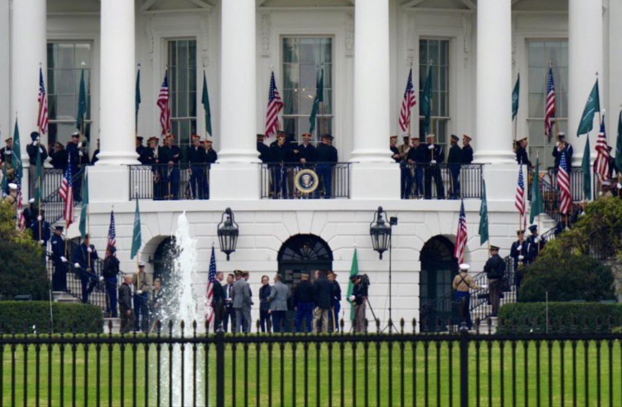 استقبال با شکوه از محمد بن سلمان استقبال با شکوه از محمد بن سلمان