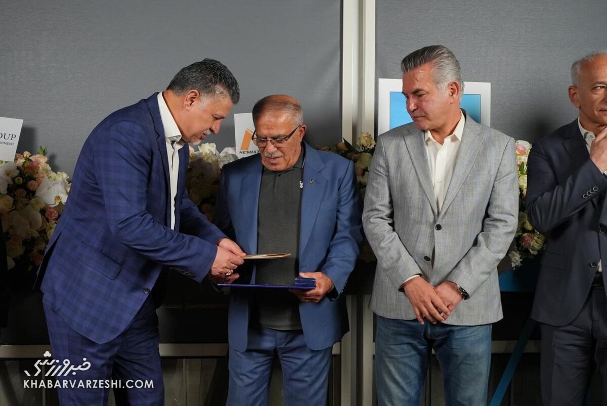 عکس| دورهمی علی دایی با سردار آزمون، سعید معروف، دو اسطوره فوتبال ایران در امارات عکس| دورهمی علی دایی با سردار آزمون، سعید معروف، دو اسطوره فوتبال ایران در امارات