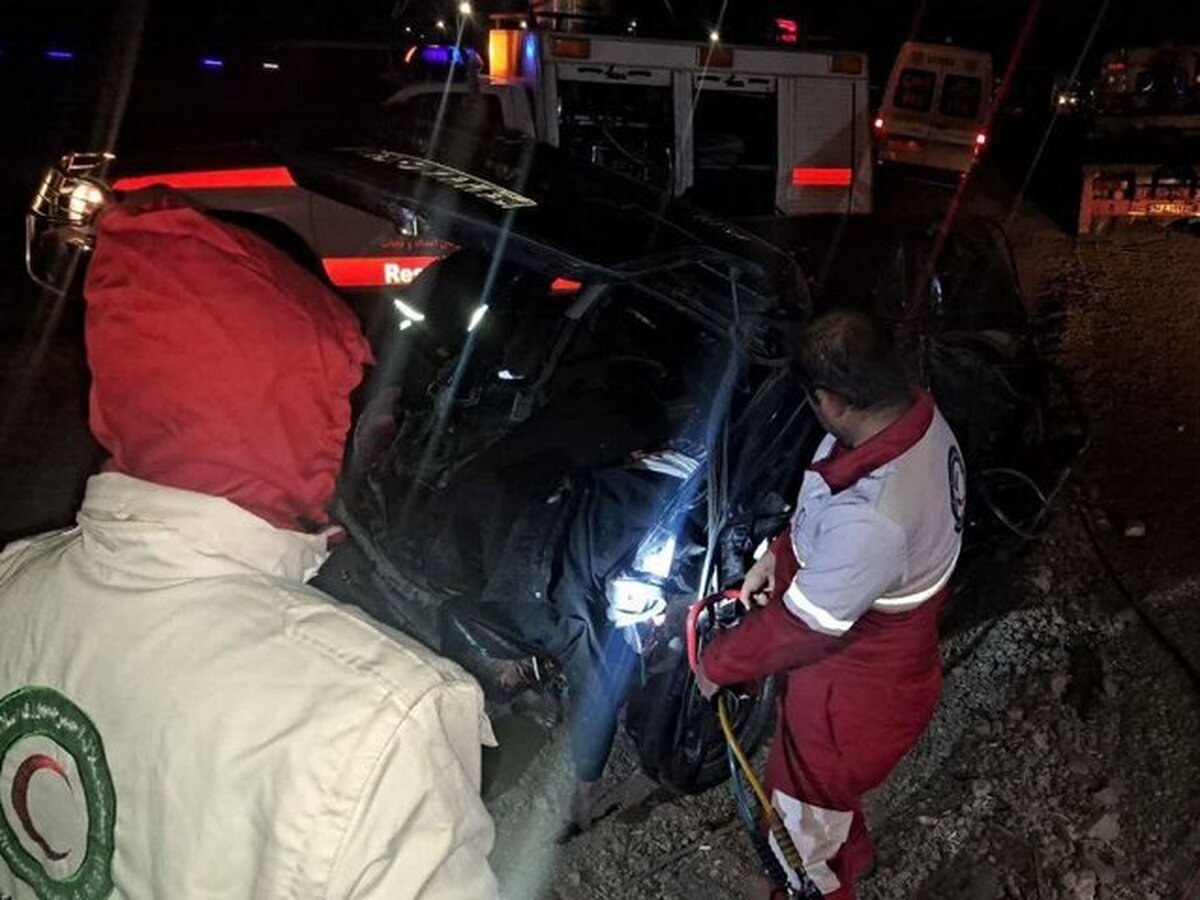 تصادف پراید با دو تریلی در اتوبان زرندیه - تهران/۵ فوتی و مصدوم تصادف پراید با دو تریلی در اتوبان زرندیه - تهران/۵ فوتی و مصدوم