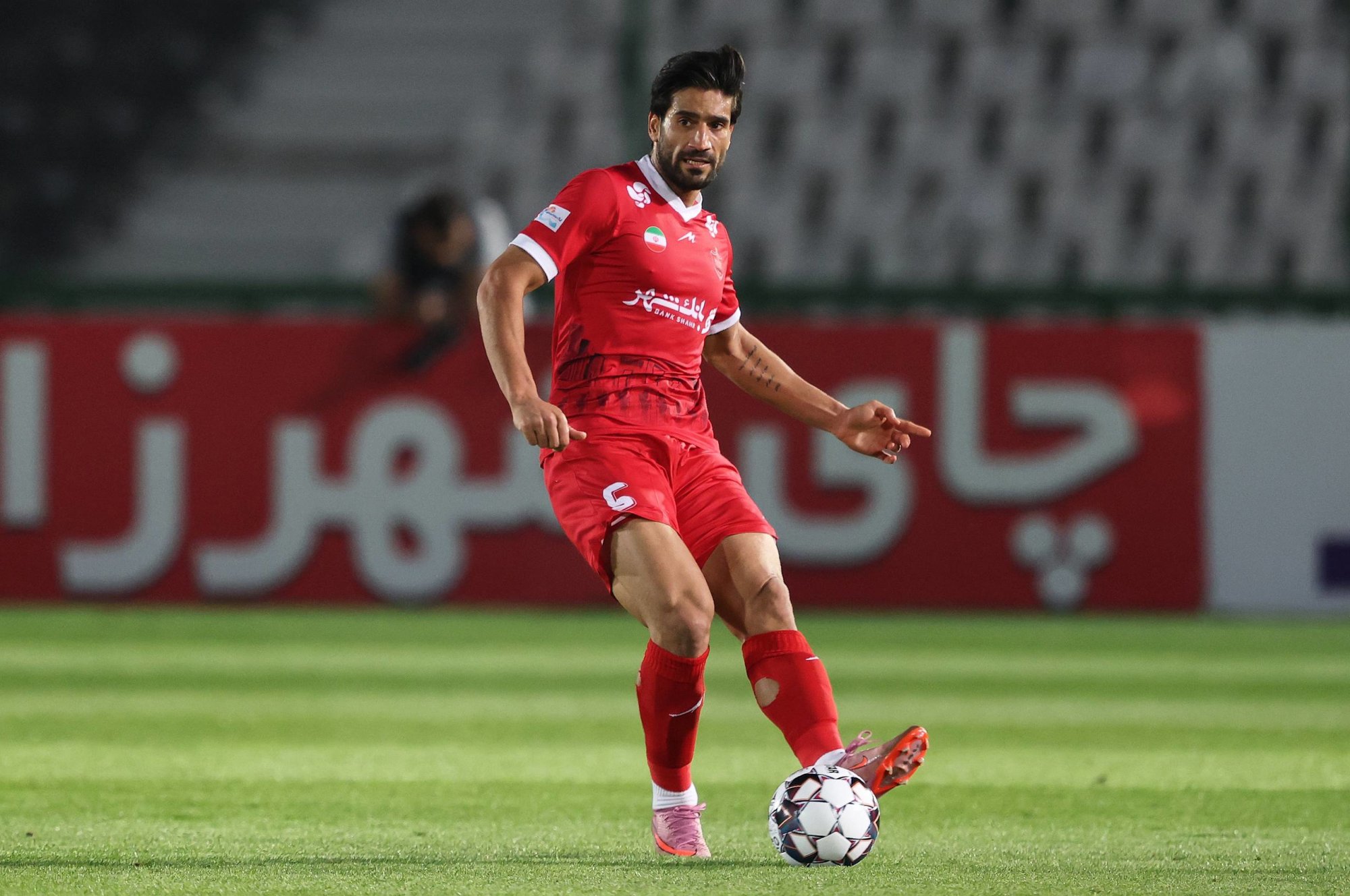 ابهام بزرگ در مورد خط دفاع پرسپولیس مقابل تراکتور ابهام بزرگ در مورد خط دفاع پرسپولیس مقابل تراکتور