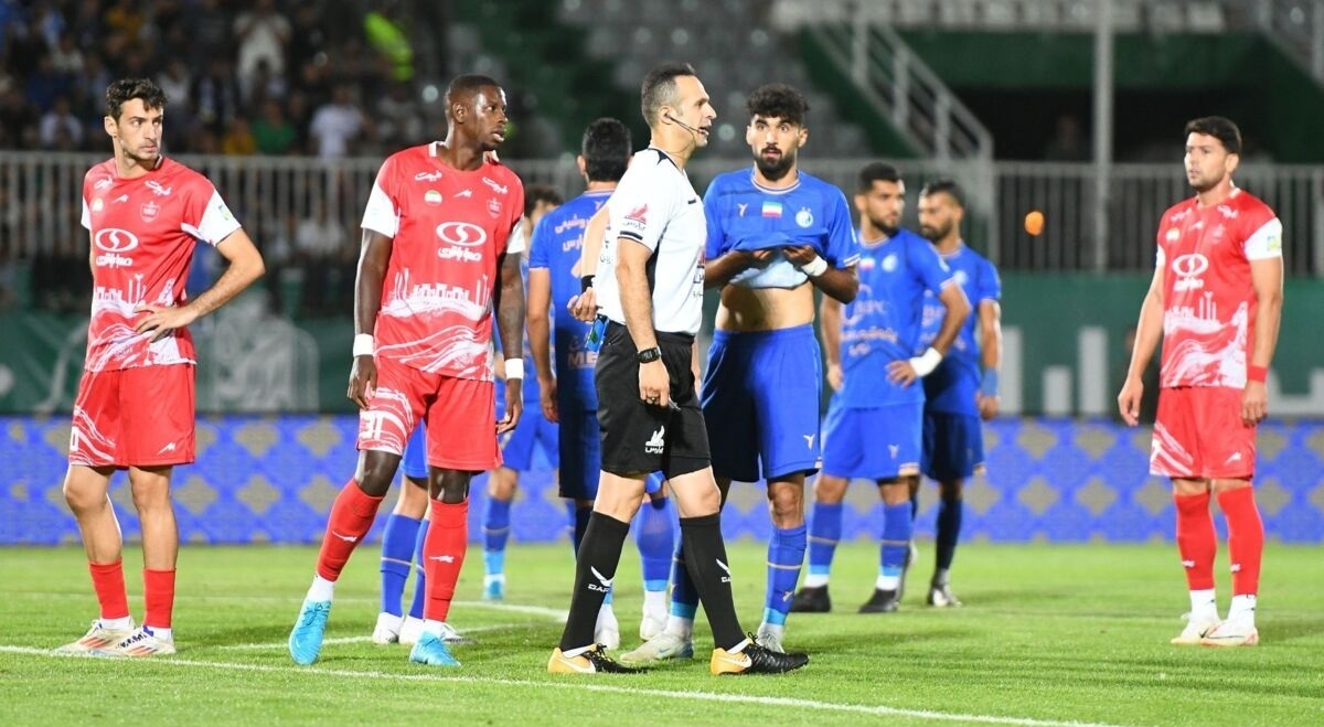 احتیاط در این دربی جایی ندارد/ تصمیم خودخواهانه سحرخیزان نزدیک بود کار دست تیم بدهد احتیاط در این دربی جایی ندارد/ تصمیم خودخواهانه سحرخیزان نزدیک بود کار دست تیم بدهد