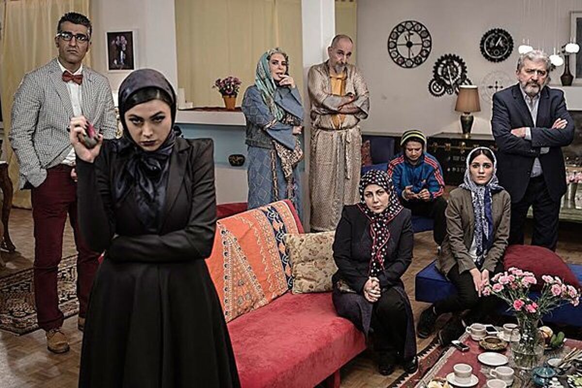 خانم بازیگر: من گفتم به رئیسی رای بدهید! خانم بازیگر: من گفتم به رئیسی رای بدهید!