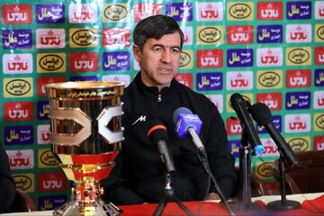 کریم باقری: پرسولیس به صدرجدول برمی گردد/ فوتبال است و تماشاچی اش؛ چرا انها را محروم می کنند؟/ در جام جهانی می توانیم مصر و نیوزیلند را ببریم