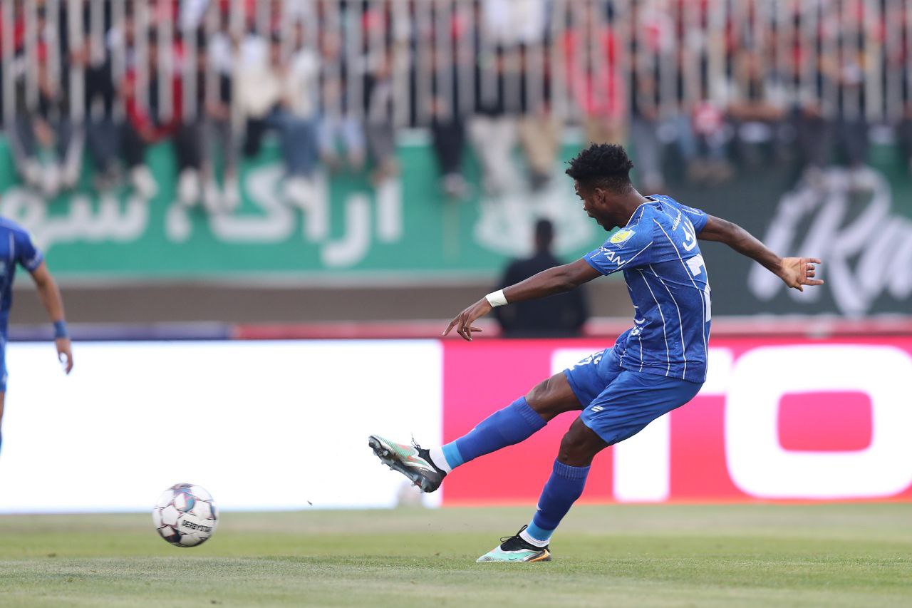 استوری جدید اندونگ؛ واکنش غیرمنتظره هافبک گابنی به شایعه جدایی از استقلال / عکس استوری جدید اندونگ؛ واکنش غیرمنتظره هافبک گابنی به شایعه جدایی از استقلال / عکس