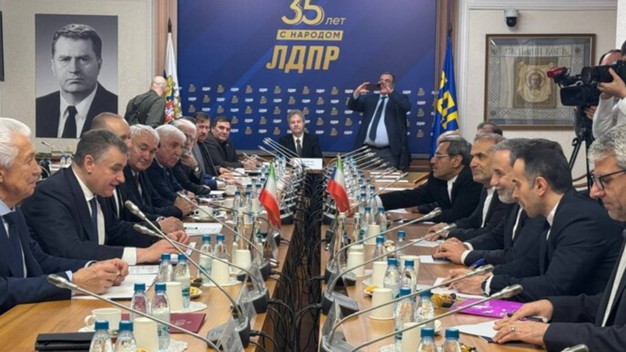 مشکلات آموزشوپرورش با همراهی معلمان و مدیران حل میشود مشکلات آموزشوپرورش با همراهی معلمان و مدیران حل میشود