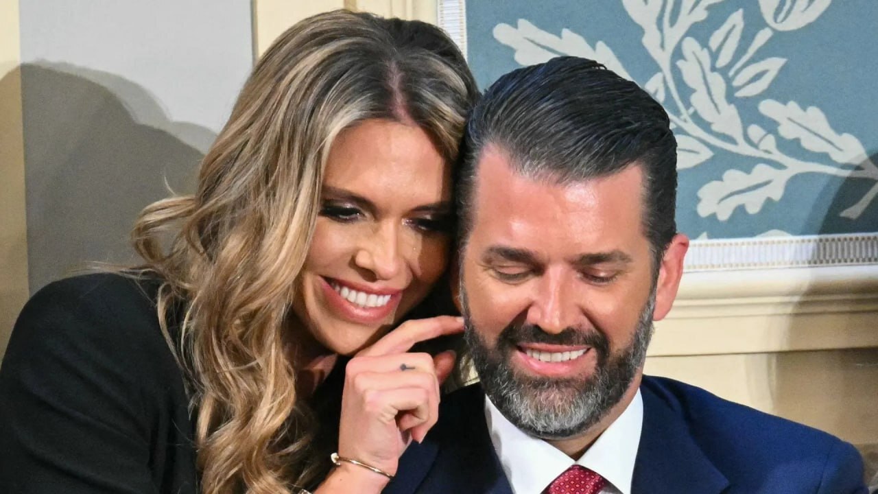 عکس| اعلام نامزدی دونالد ترامپ جوان و بنیتا اندرسون در کاخ سفید عکس| اعلام نامزدی دونالد ترامپ جوان و بنیتا اندرسون در کاخ سفید