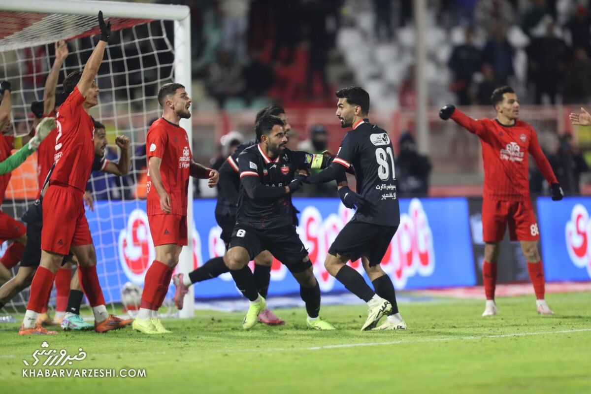 نظر کارشناس داوری در خصوص گل پرسپولیس به تراکتور نظر کارشناس داوری در خصوص گل پرسپولیس به تراکتور