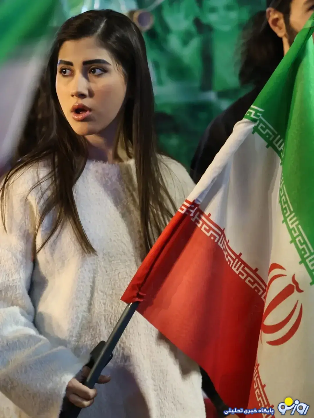 دختران بی‌حجاب در شعرهای مداحان میدان انقلاب/عکس