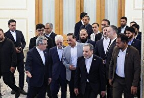 روایت صداوسیما از متن غیررسمی تفاهم اسلام آباد/مطابق این متن امریکا متعهد شده طی ۶۰ روز امکان دسترسی کامل ایران به ۱۲ میلیارد دلار از دارایی هایش را فراهم کند